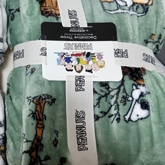 コストコブランケット　スヌーピーPeanuts大判ひざ掛け 152x177cmの画像