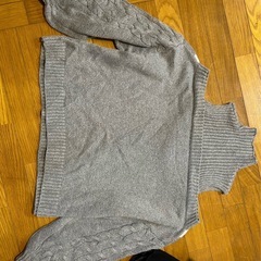 レディース肩出しニットセーターの画像