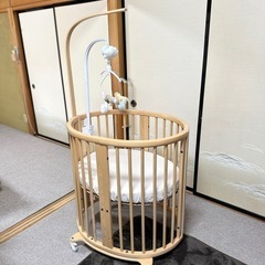 ストッケ ベビーベッドの画像