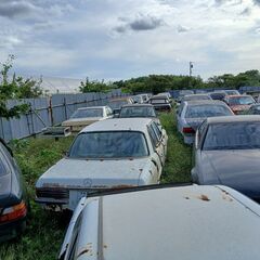 Mベンツ126シリーズリサイクル部品取り車及び各種部品ボルト一本より販売の画像