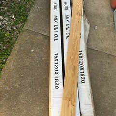 木材　床材　無垢板　薪ストーブの画像