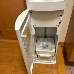 ウォーターサーバー スラット 本体
 の画像