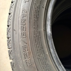 225/65R17 スタッドレスタイヤの画像