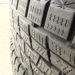 225/65R17 スタッドレスタイヤの画像