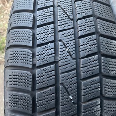 スタッドレスタイヤホイール4本セット195/65R15 91Tセレナ・ヴォクシー等の画像