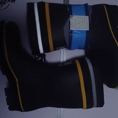 【新品未使用】ラバータイプの安全靴Мサイズ【先芯入り】の画像