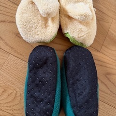 手袋とスリッパの画像
