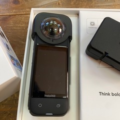 使用頻度小、備品、予備バッテリーととマイクロSD付きInsta360   X4の画像