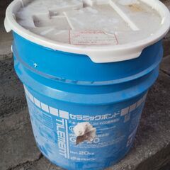 内装用タイルボンドです。の画像