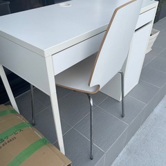 IKEA 勉強机椅子セットの画像