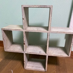 アンティーク　飾り棚の画像