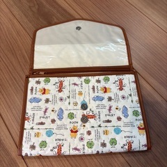 プーさん母子手帳ケースの画像