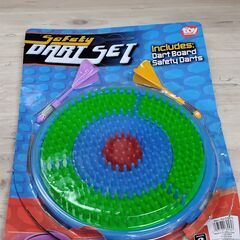 おもちゃ　スポーツ玩具　イボイボダーツ　対象年齢：6歳以上　針を使わない安全なイボイボダーツ　の画像