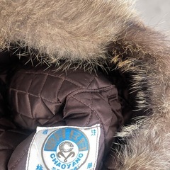 毛皮の帽子とマフラーの画像