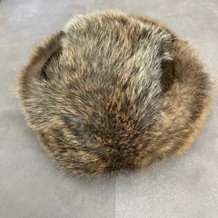 毛皮の帽子とマフラーの画像