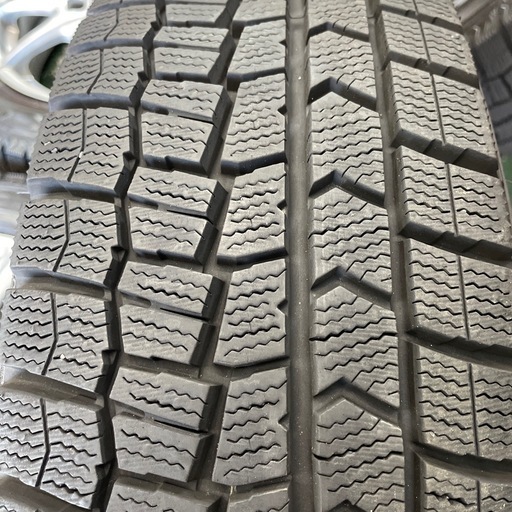 値下げ！１８５／６５Ｒ１５ダンロップ　ウインターマックス　　スタッドレス　アルミホイール４本セット　