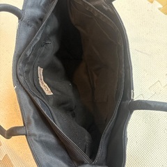 ビーズと刺繍トートバックの画像