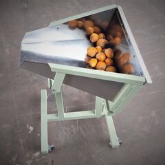 干し柿用　柿モミ機用ホッパーの画像