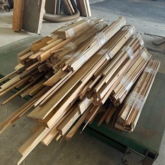 木材　1m 　大量　まとめ　
端材　焚き付け　キャンプ　DIY アウトドア　バーベキュー　BBQ 七輪の画像