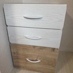 3段チェストの画像