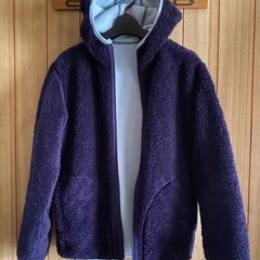 UNIQLOリバーシブルフリースパーカーの画像