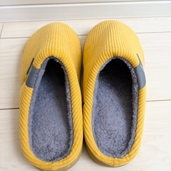 【新品】スリッパ　ルームシューズ　冬用　防寒　コットン　黄色　保温　吸汗　上履きの画像