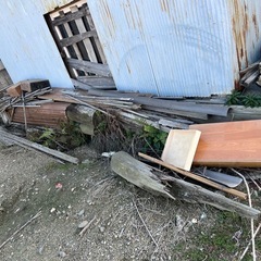 木材、竹の支柱などの画像