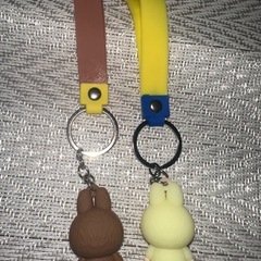 Labubu ストラップ付きキーホルダー２個セットの画像