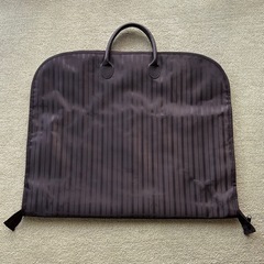 ガーメントバッグ　持ち運びスーツカバー　の画像