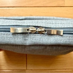 未使用 ポーチ ダブルファスナー グレーの画像