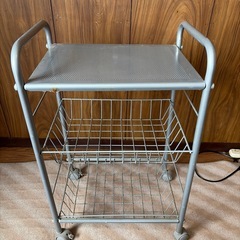 スチールワゴンの画像