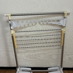 室内洗濯物干しの画像