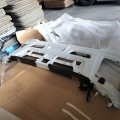 いすゞ大型　ギガ　バンパー　3個あり　割れ錆なし　予備品の画像