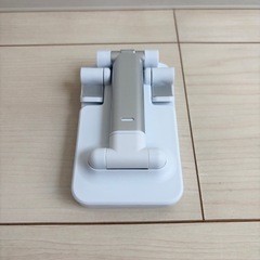 【美品】折りたたみスマホスタンドの画像