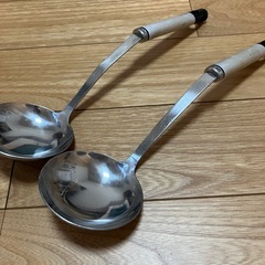 おたま　大　２つ　ステンレス　キッチン用品の画像