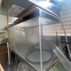 特大水槽 台付きの画像