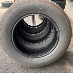 セレナ新車装着タイヤ　205/65R16 1000km走行のみの画像