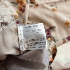 ニットロングワンピース&花柄ワイドパンツお話し中の画像