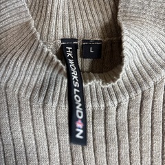 ニットロングワンピース&花柄ワイドパンツお話し中の画像