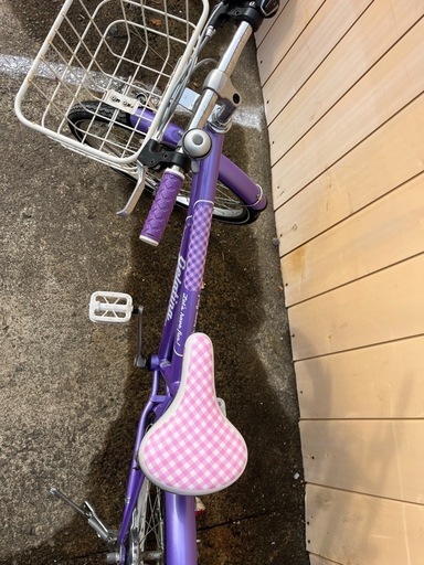 子供用自転車24インチ　ピンク色　鍵あり