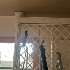 突っ張りラック　調理器具諸々の画像