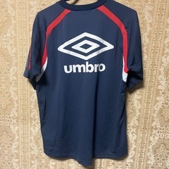 UMBRO アンブロ 半袖Tシャツ サッカーウェア ネイビー レッドの画像