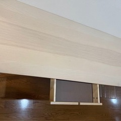 高めな机の画像