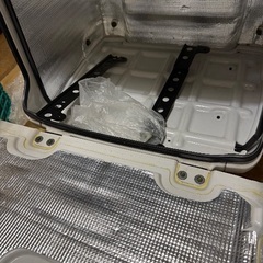 【ほぼ未使用】業務用 大型デリバリーボックス　棚付きリアボックス／ジャイロキャノピー等バイク後ろ用 大容量収納ケース フードデリバリー・出前・荷物運搬・キャンプ道具にも便利の画像