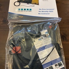 室内アンテナ 【2025年最新業界技術・第3世代信号増幅器搭載】 最強600KM受信範囲 360度全方位受信 4K/1080P対応 フラットデザイン テレビ HDTV アンテナ 高性能・高感度 弱電波地域対応 UHF/VHF全対応 USB給電式 5M同軸ケーブル付き 日本語取扱説明書（ブラック）の画像