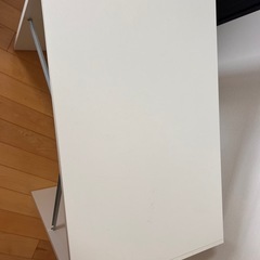 IKEA 机　ホワイトの画像