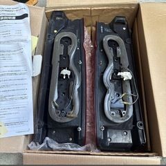 バレンティ　ハイエース　200系　LEDテールランプ　左右セットの画像