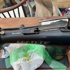 BROTHER足踏みミシン古い工業用アンティーク卓上の画像