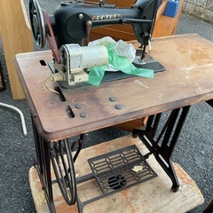 BROTHER足踏みミシン古い工業用アンティーク卓上の画像