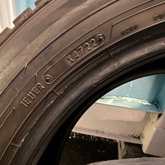 2022年製 
DUNLOP ダンロップ スタッドレスタイヤ スタッドレス WINTERMAXX ウィンターマックス 215 60 17 215/60R17 バリ山の画像